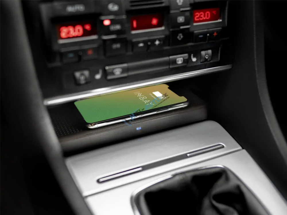Qi indukčná INBAY nabíjačka telefónov Audi A4 2000-2009