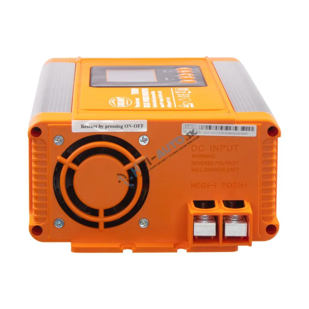 Sínusový menič napätia z 12/230V, 700W/displej