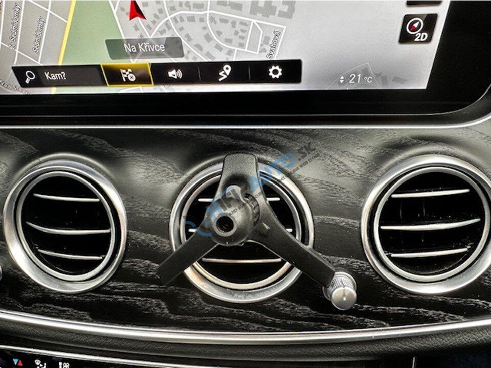Úchyt do vetracej mriežky Mercedes + univerzálny pre držiaky mobilných telefónov