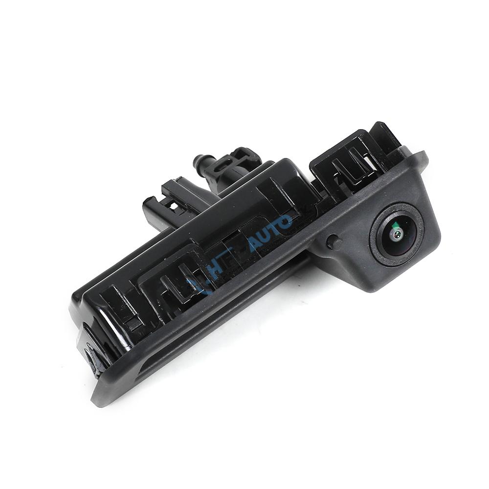 Cúvacia kamera Škoda Fabia, Rapid, Karoq, Kodiaq, Superb a Scala - zabudovaný ostrekovač kamery- v kľučke dverí