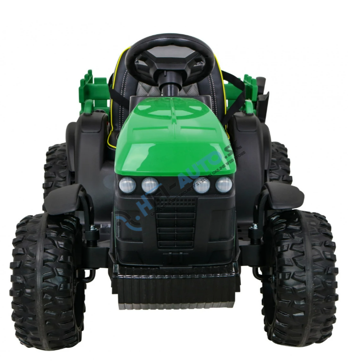 Titánový traktor s prívesom zelený