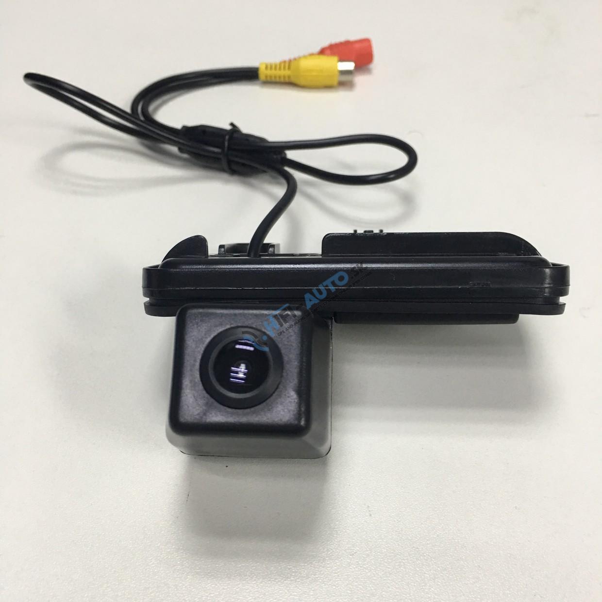 Cúvacia kamera Mercedes Benz ML, E, A, B, GLK, S, C v kľučke dverí