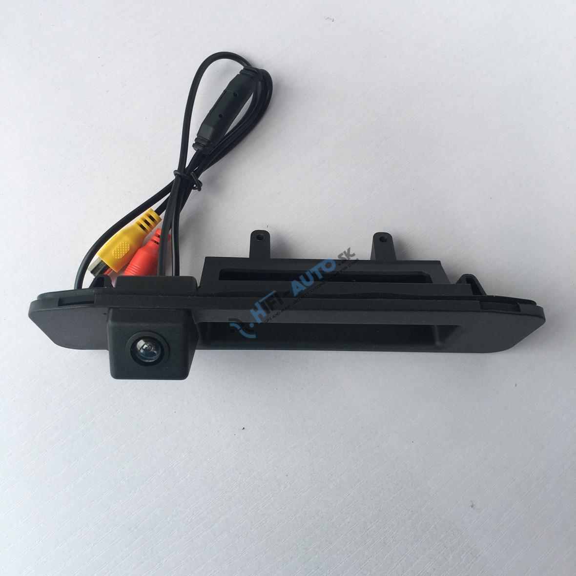 Cúvacia kamera Mercedes Benz ML, GLK, GLA, GLC, GLE, A v kľučke dverí