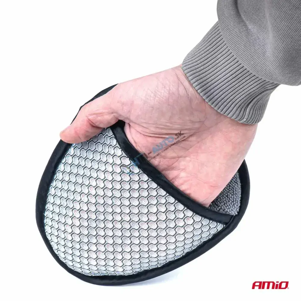 Aplikátor na pneumatiky