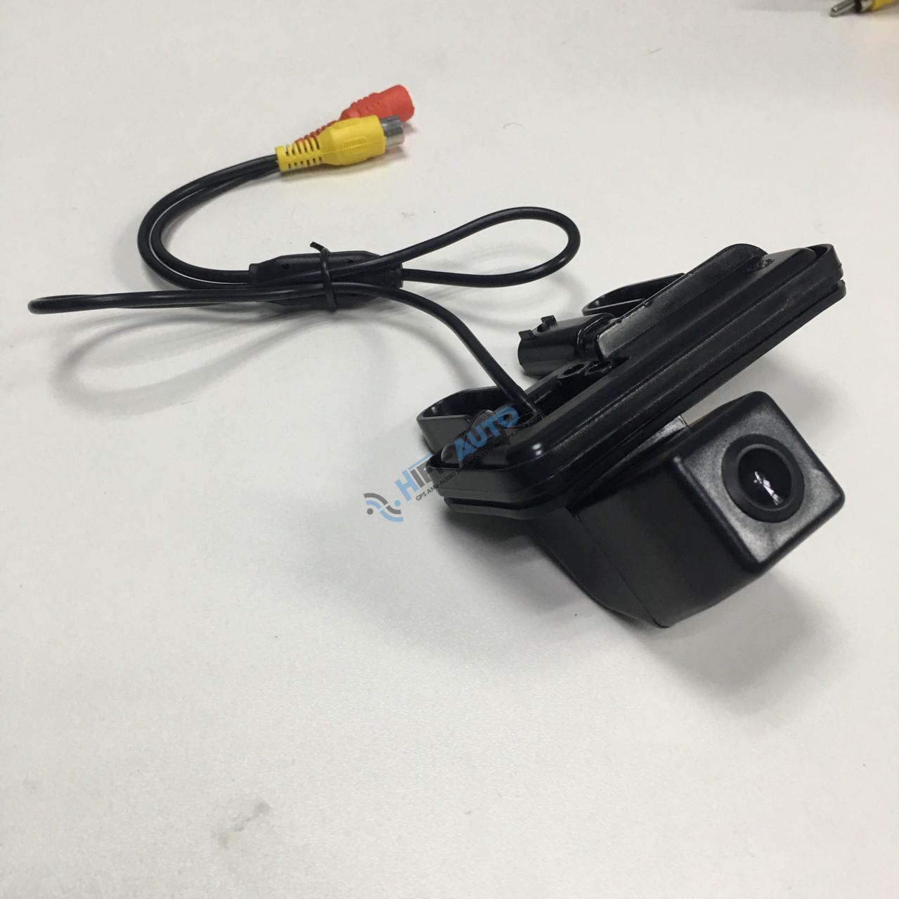 Cúvacia kamera Mercedes Benz ML, E, A, B, GLK, S, C v kľučke dverí