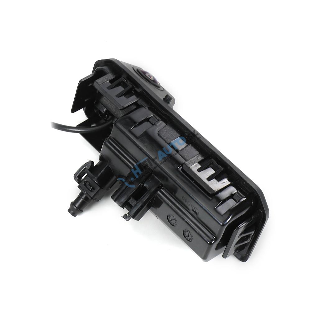 Cúvacia kamera Škoda Fabia, Rapid, Karoq, Kodiaq, Superb a Scala - zabudovaný ostrekovač kamery- v kľučke dverí