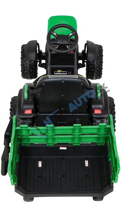 Titánový traktor s prívesom zelený