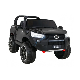 Pickup Toyota Hilux čierny